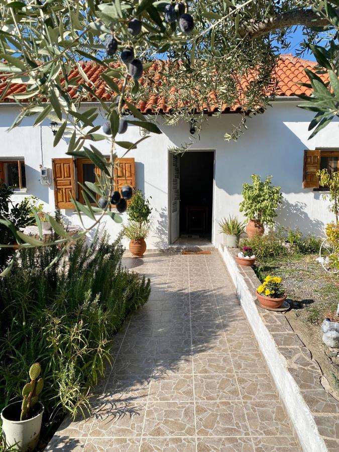 Kathy'S Rock House Villa Leonídion Exterior foto